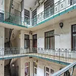 Apartament - Large And Comfy *