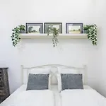 Apartament - Large And Comfy *