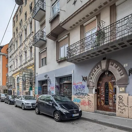 - Large And Comfy Apartamento *